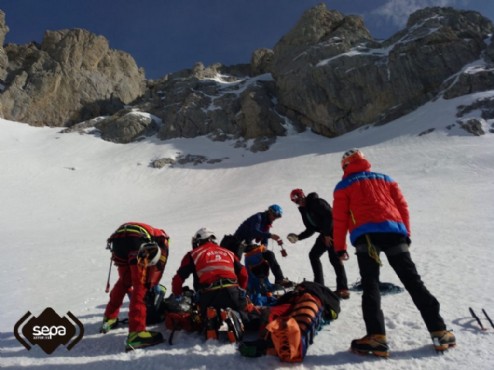 Un momento de la intervencion en el Pico Tesorero