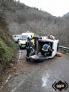 Bomberos del parque de Cangas de Ons en el accidente de trfico en Amieva.