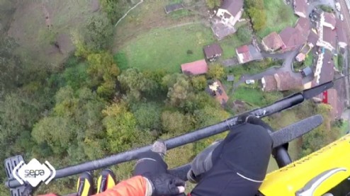 La zona de arbolado que se ve desde el helicptero del SEPA es el lugar donde fue localizado el afectdo