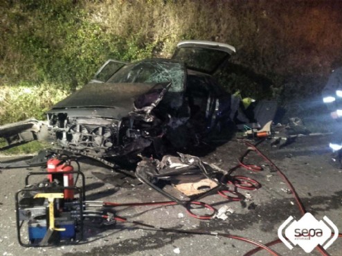 Uno de los vehculos accidentados en Caroyas, Valds.