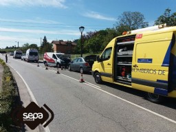 Los Bomberos de La Morgal en el accidente de trfico de Llanera.