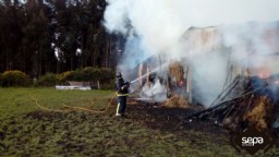 Bomberos en Arancs, en Castrilln.