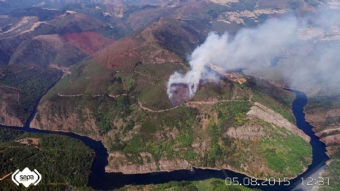 Incendio forestal en Illano a las 12.31 horas.