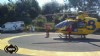 El momento del traslado al helicóptero medicalizado de bomberos