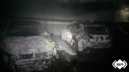 Estado en el que quedaron parte de los vehículos afectados por el incendio