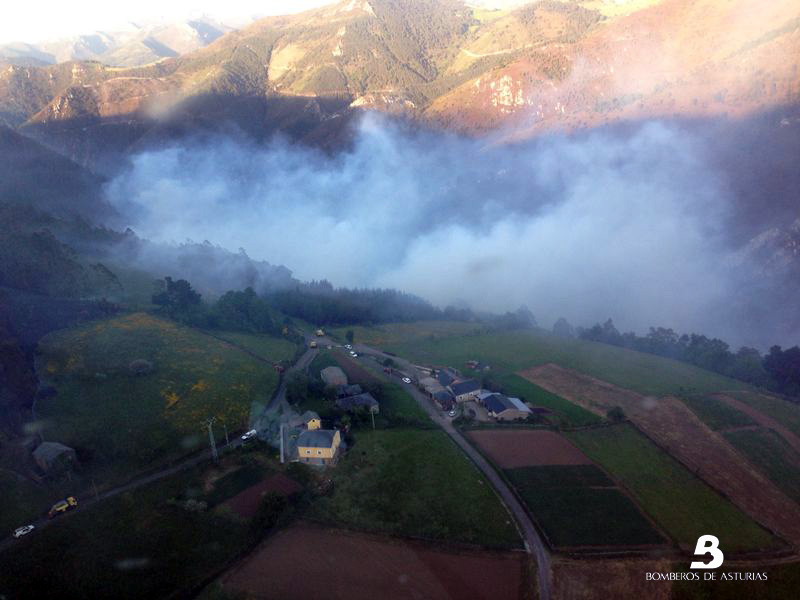 Vista area de la localidad de Villar de Serandinas a las 20.49 horas.