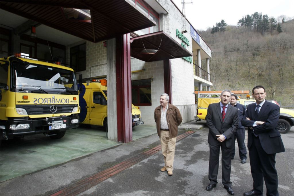 Otro momento de la visita a las instalaciones canguesas