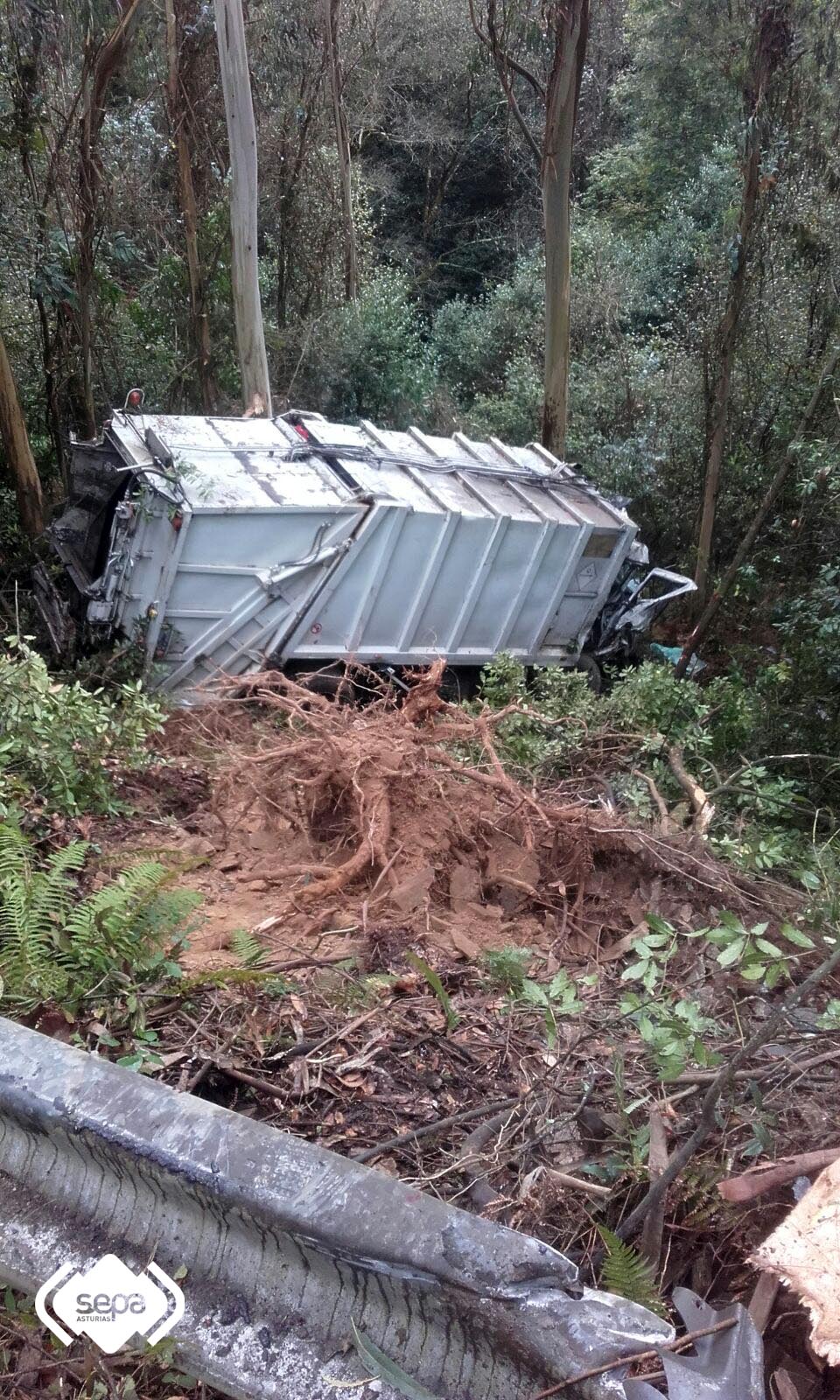 El camin en el lugar del accidente