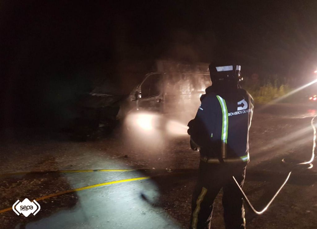 Un momento de la intervencin llevada a cabo en Mieres