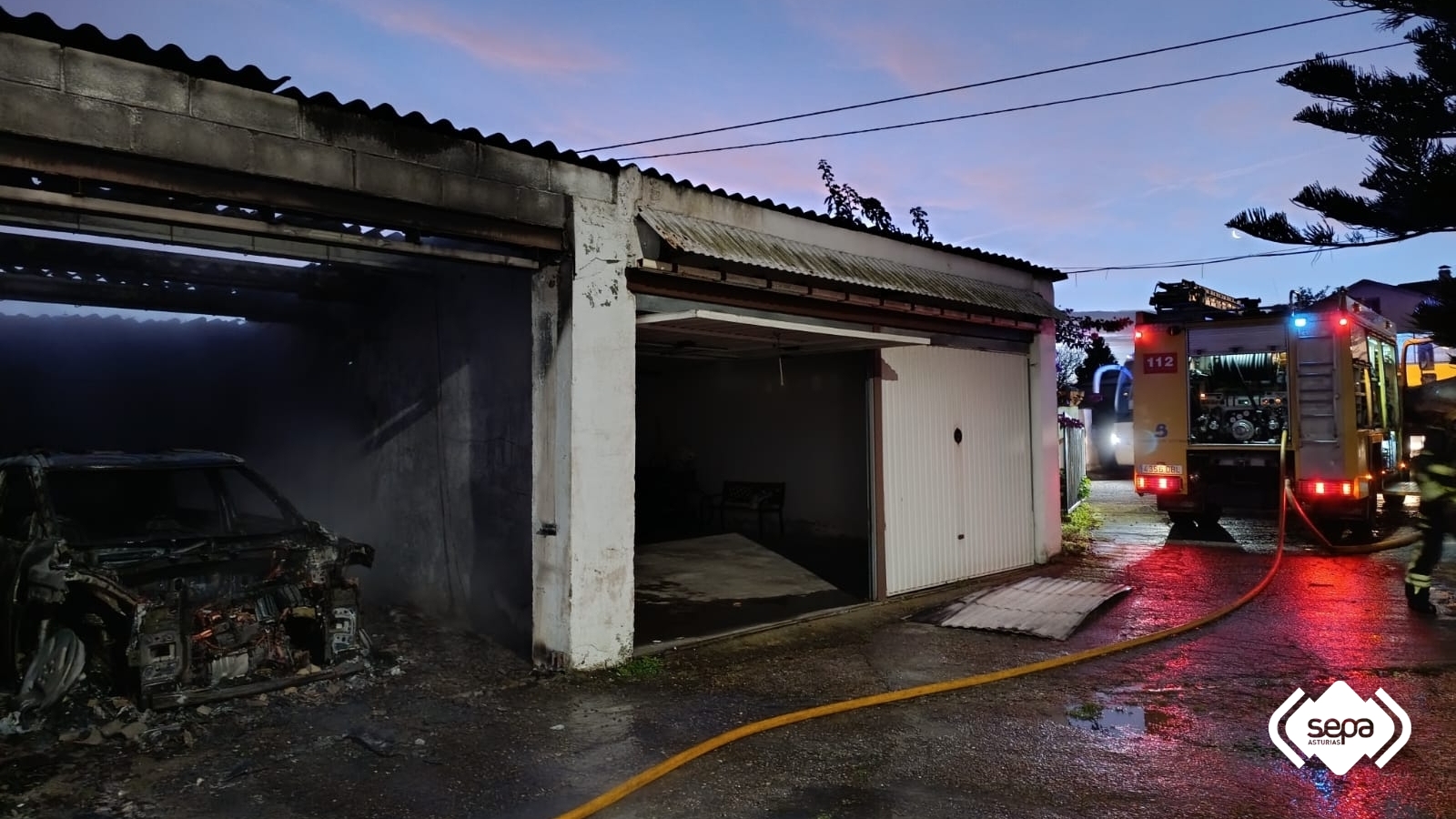 Incendio de veh�culo en Tapia de Casariego