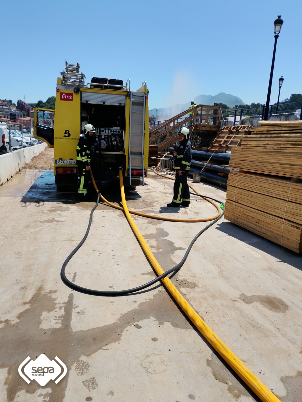 Bomberos de Llanes controlado la fuga 5