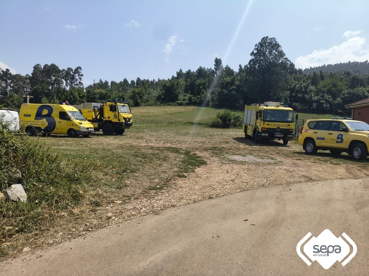 Veh�culos de Bomberos del SEPA en Villaviciosa.
