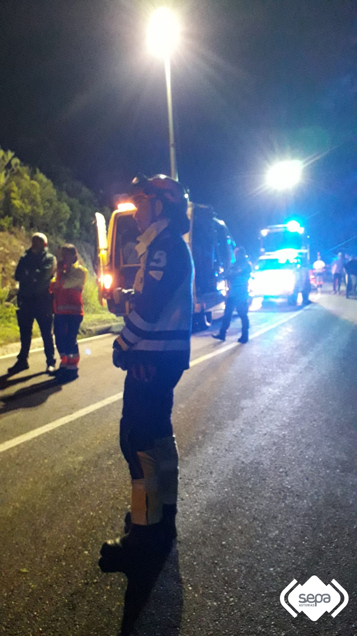 Bomberos en el lugar del accidente en Dega�a.