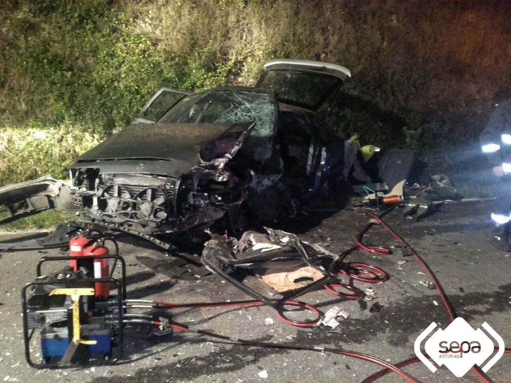 Uno de los vehculos accidentados en Caroyas, Valds.