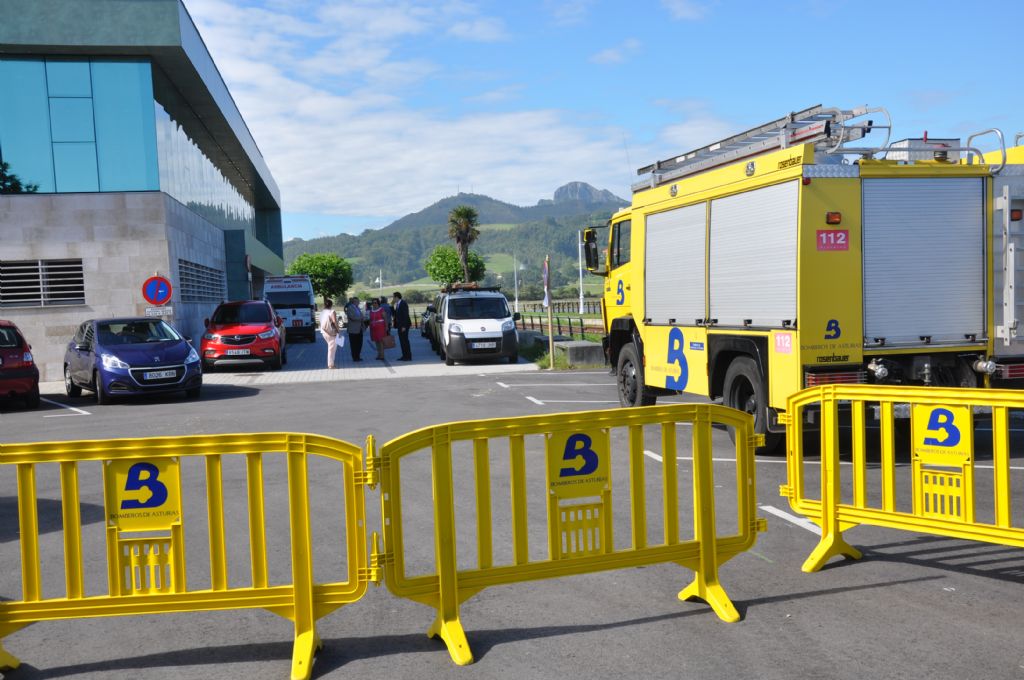 El camin de coordinacin y el del Puesto de Mando Avanzado del SEPA en Ribadesella