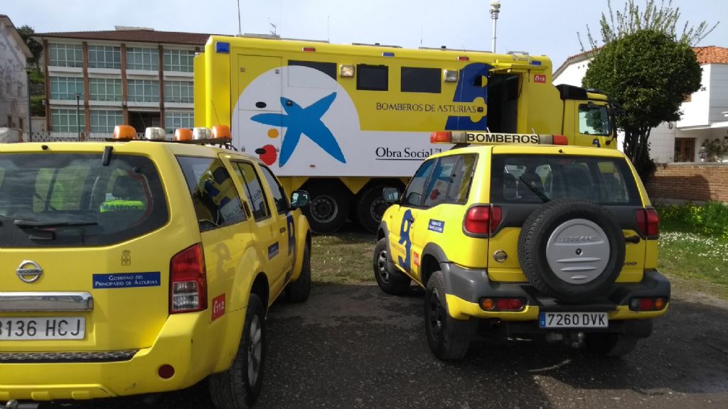 El PMA en el estacionamiento de la playa de Santa Mara del Mar en Castrilln