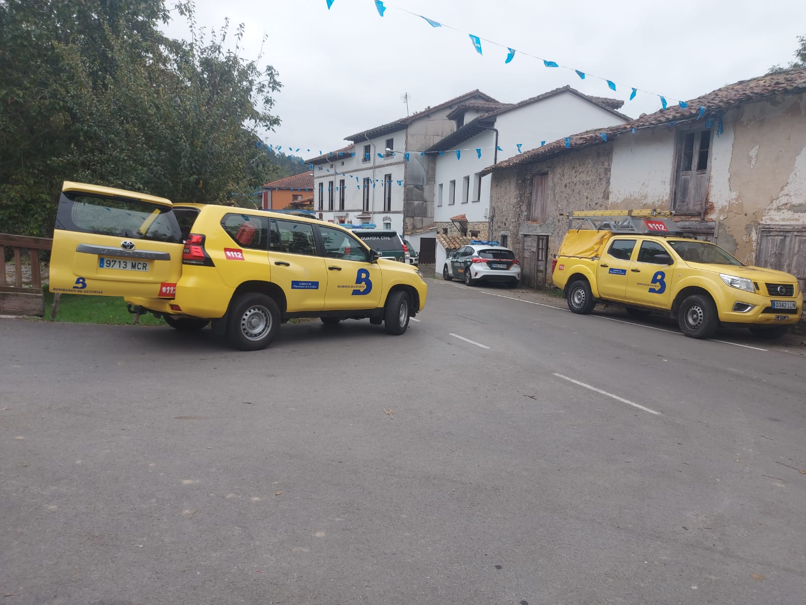 Efectivos de Bomberos del SEPA en la localidad llanisca