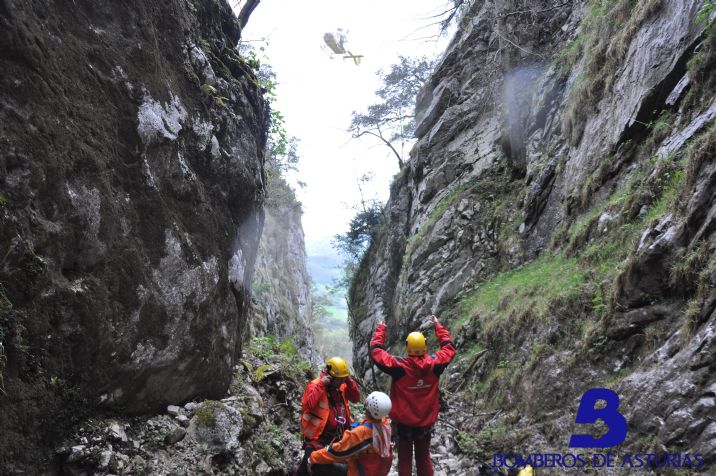 MOMENTO DEL RESCATE DE MONTAA EN CABRALES.