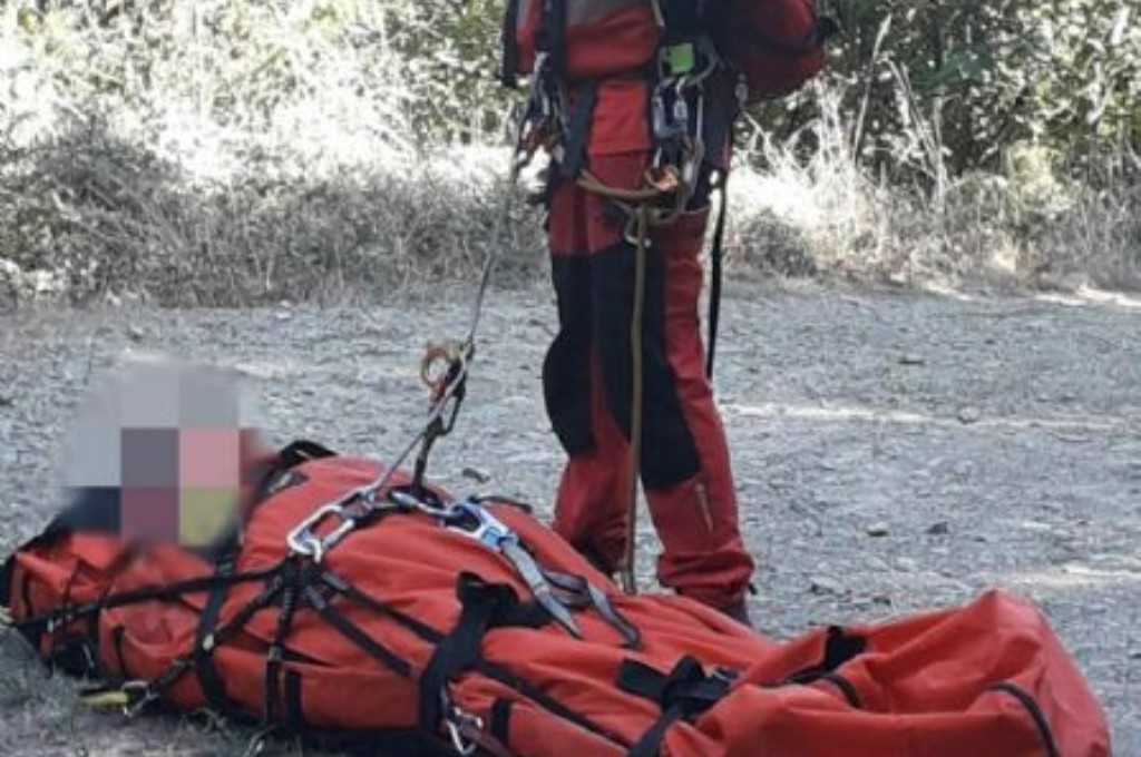 Intervención en el rescate del varón accidentado en La Bubia en Cangas del Narcea.