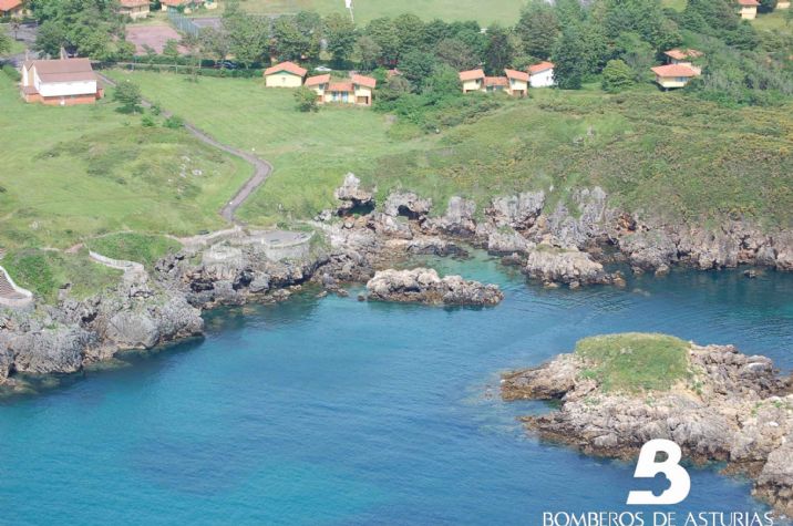 Estado de la costa de Carreño en la jornada de hoy. Imagen tomada por Bomberos de Asturias