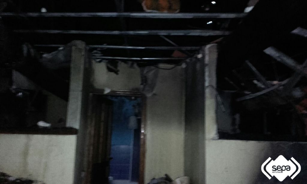 Apartamento incendiado en Teverga.